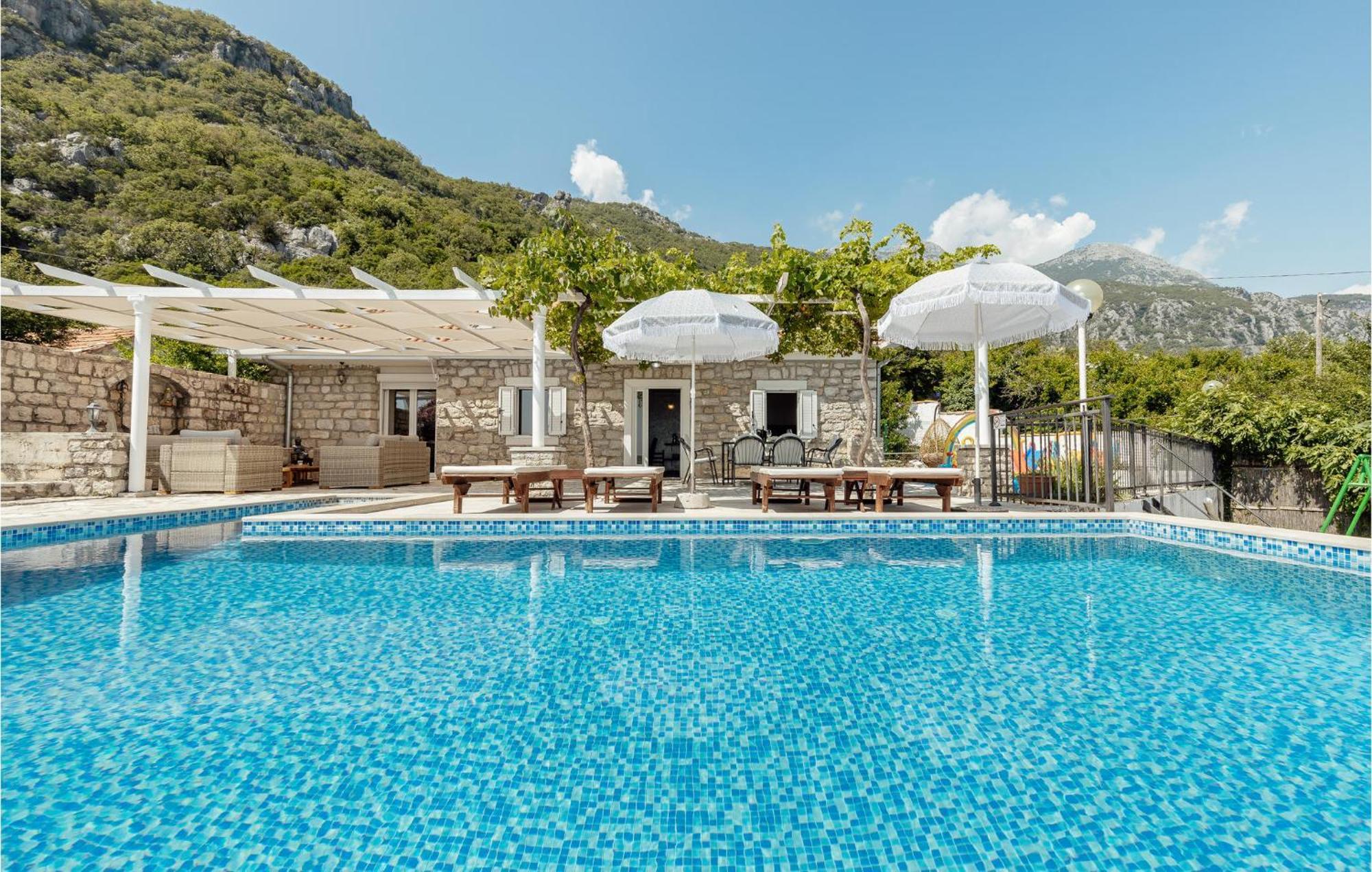 Amazing Home In Herceg Novi With House Sea View Eksteriør bilde