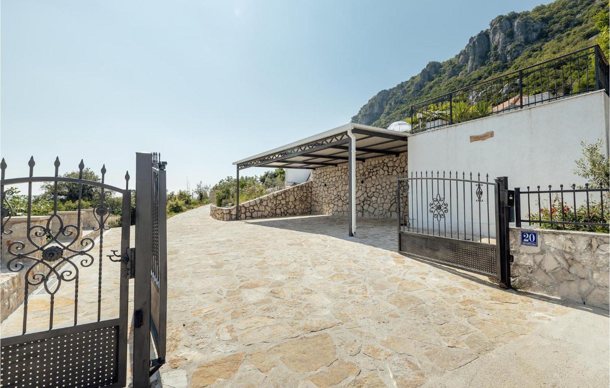 Amazing Home In Herceg Novi With House Sea View Eksteriør bilde