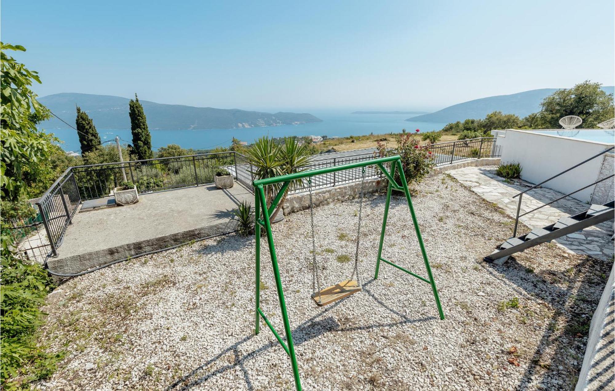 Amazing Home In Herceg Novi With House Sea View Eksteriør bilde